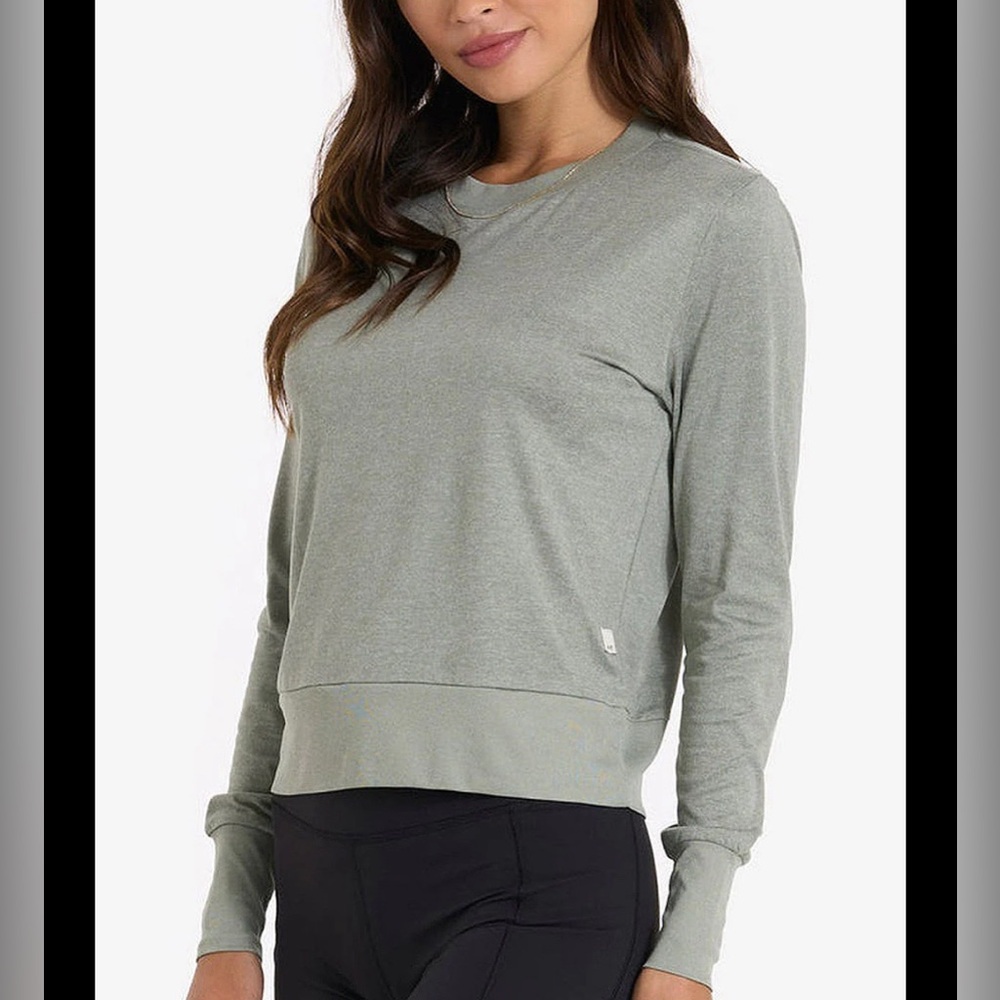 Vuori Green Long Sleeve Top